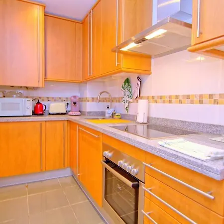 Calanova Ground Floor Apartment Appartamento *